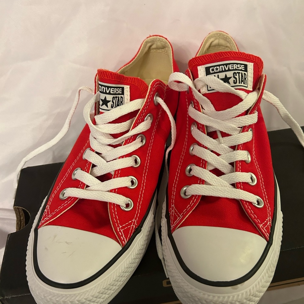 Converse Red and White Chuck Taylor Sneakers Classic Design unisex